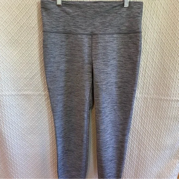GAP Heathered Gray Women's Crop Leggings. - Picture 1 of 9